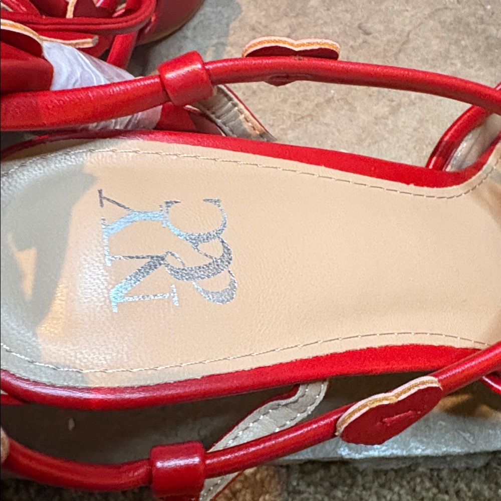 New York & Company Red Heart Lace Up Size 8 NIB - Picture 8 of 10